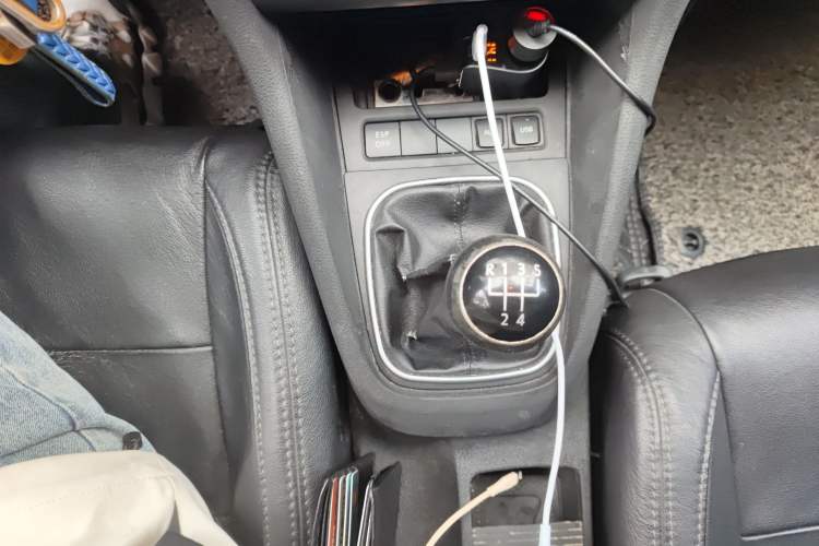 Used Volkswagen Golf 2010 1.4 TSI Manual Comfort Model Gear Lever
