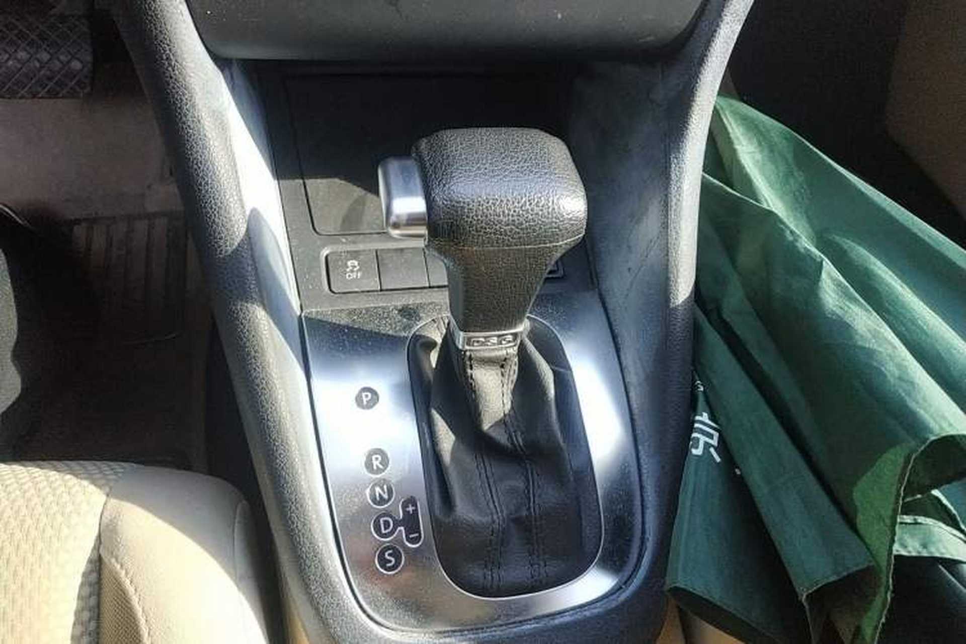 Used Volkswagen Golf 2010 1.4 TSI Automatic Comfort Model Gear Lever