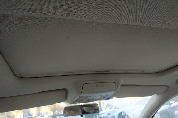 Used Volkswagen Golf 2010 1.4 TSI Automatic Comfort Model Headliner