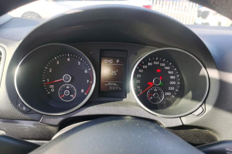 Used Volkswagen Golf 2010 1.4 TSI Automatic Comfort Model Instrument Cluster