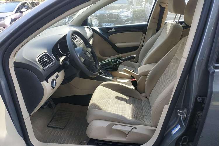 Used Volkswagen Golf 2010 1.4 TSI Automatic Comfort Model Left Front Seat