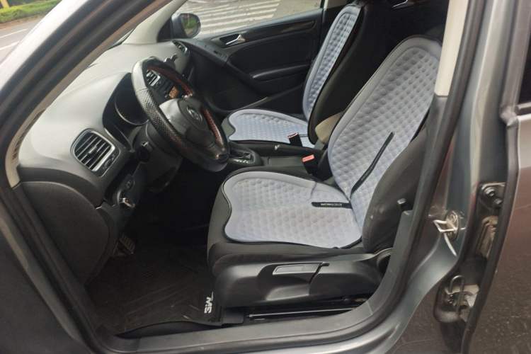 Used Volkswagen Golf 2010 1.4 TSI Automatic Comfort Model Left Front Seat