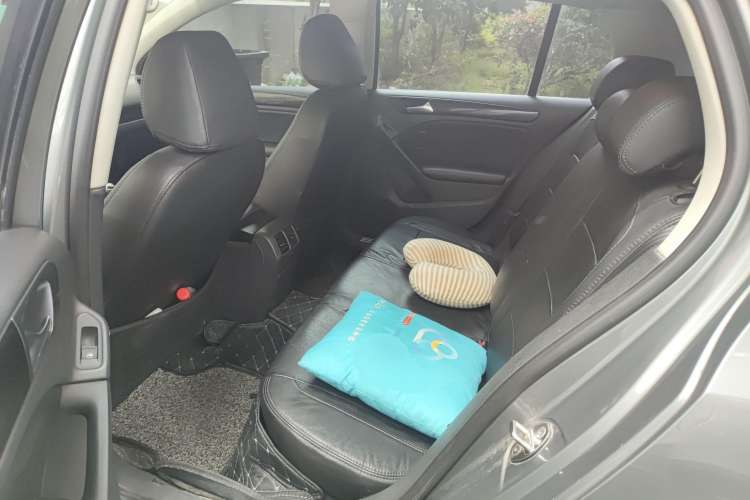 Used Volkswagen Golf 2010 1.4 TSI Manual Comfort Model Left Rear Seat