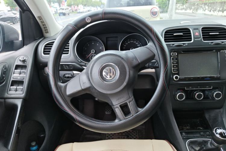 Used Volkswagen Golf 2010 1.6 Manual Fashion Model Steering Wheel