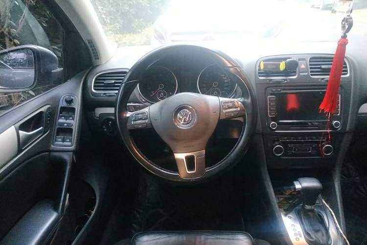 Used Volkswagen Golf 2010 1.4 TSI Automatic Luxury Model Steering Wheel