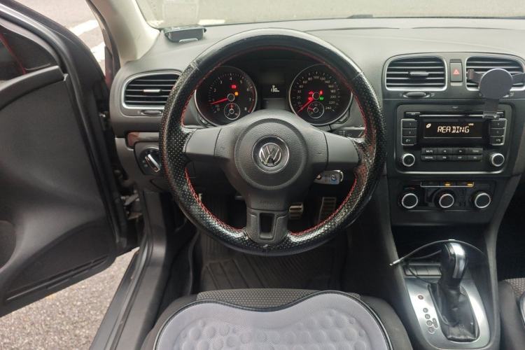 Used Volkswagen Golf 2010 1.4 TSI Automatic Comfort Model Steering Wheel