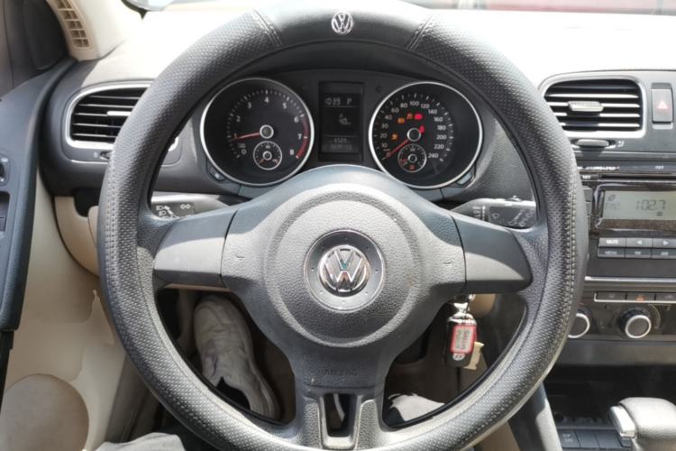 Used Volkswagen Golf 2010 1.4 TSI Automatic Comfort Model Steering Wheel