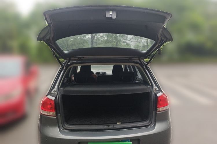 Used Volkswagen Golf 2010 1.4 TSI Automatic Comfort Model Trunk