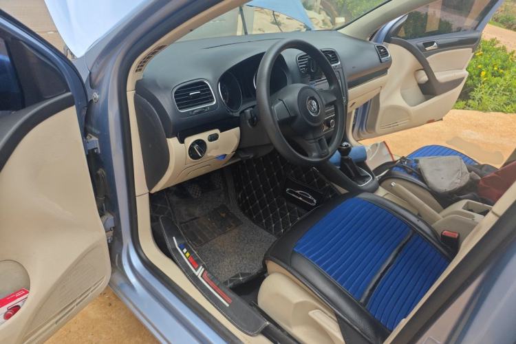 Used Volkswagen Golf 2010 1.4 TSI Manual Comfort Model Driver Seat