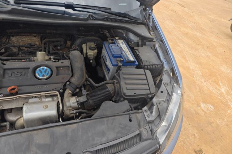 Used Volkswagen Golf 2010 1.4 TSI Manual Comfort Model Engine Bay Left