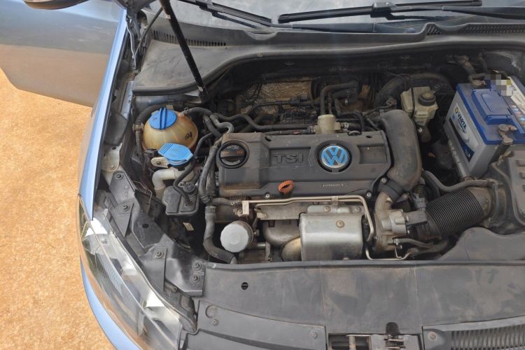 Used Volkswagen Golf 2010 1.4 TSI Manual Comfort Model Engine Bay Right