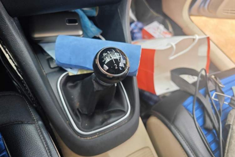 Used Volkswagen Golf 2010 1.4 TSI Manual Comfort Model Gear Lever