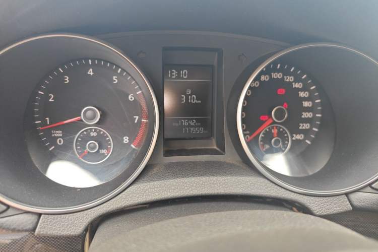 Used Volkswagen Golf 2010 1.4 TSI Manual Comfort Model Instrument Cluster