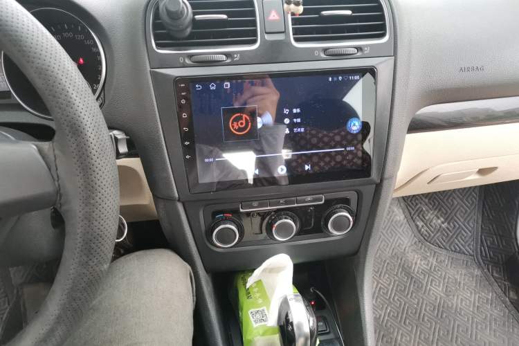 Used Volkswagen Golf 2010 1.4 TSI Automatic Comfort Model Audio And AC Panel