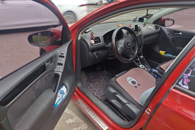 Used Volkswagen Golf 2010 1.6 Automatic Comfort Edition Driver Seat