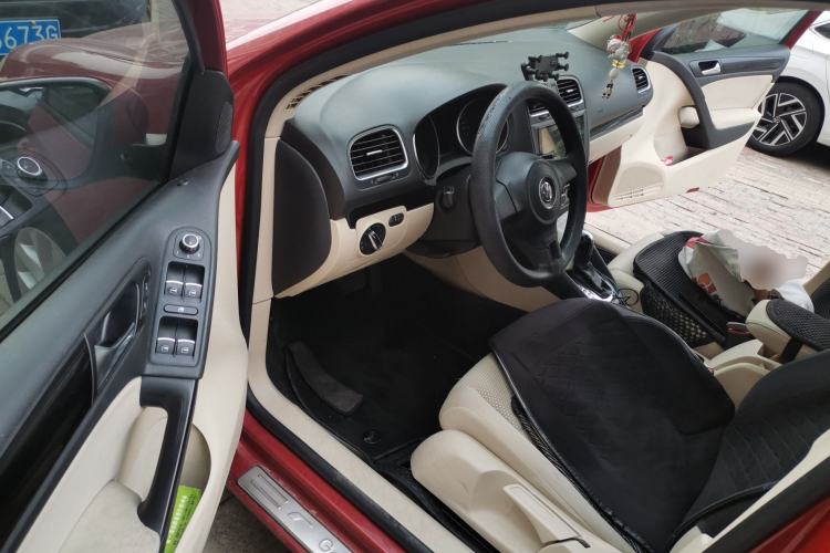Used Volkswagen Golf 2010 1.4 TSI Automatic Comfort Model Driver Seat