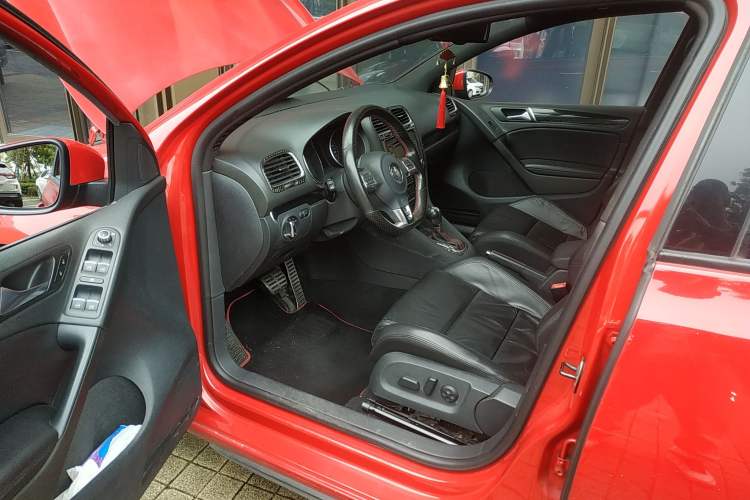 Used Volkswagen Golf 2010 2.0 TSI GTI Driver Seat