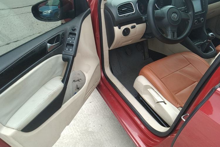 Used Volkswagen Golf 2010 1.6 Manual Comfort Version Driver Seat