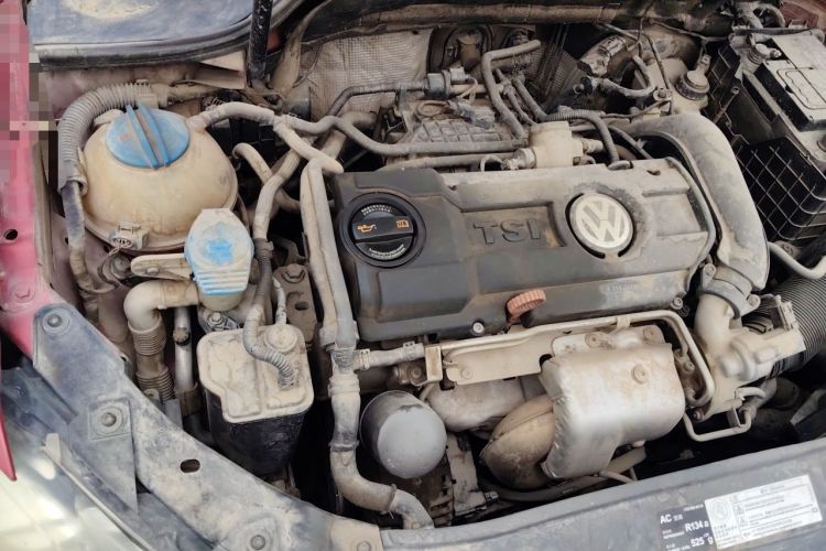 Used Volkswagen Golf 2010 1.4 TSI Automatic Comfort Model Engine Bay Right