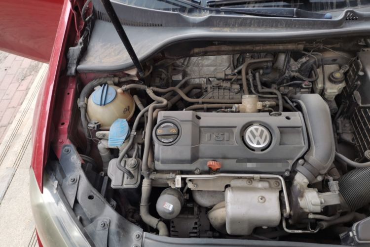 Used Volkswagen Golf 2010 1.4 TSI Automatic Comfort Model Engine Bay Right