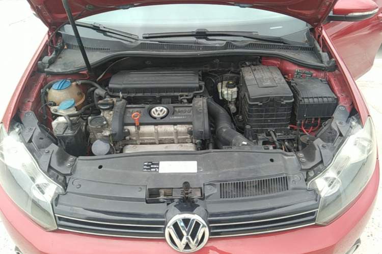 Used Volkswagen Golf 2010 1.6 Manual Comfort Version Engine Bay
