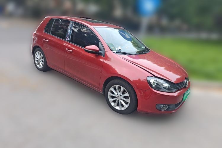 Used Volkswagen Golf 2010 1.6 Automatic Comfort Edition Front Right 45 Deg