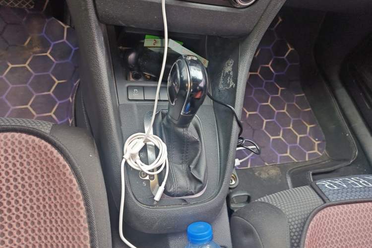 Used Volkswagen Golf 2010 1.6 Automatic Comfort Edition Gear Lever