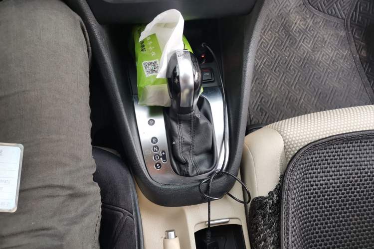 Used Volkswagen Golf 2010 1.4 TSI Automatic Comfort Model Gear Lever