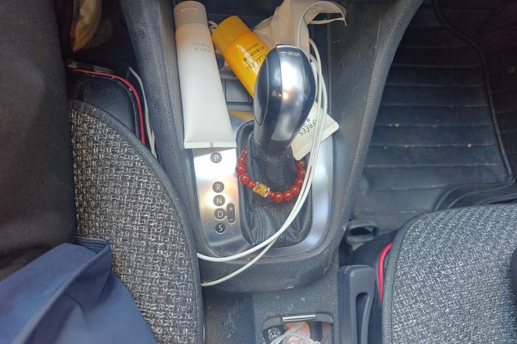 Used Volkswagen Golf 2010 1.6 Automatic Fashion Model Gear Lever