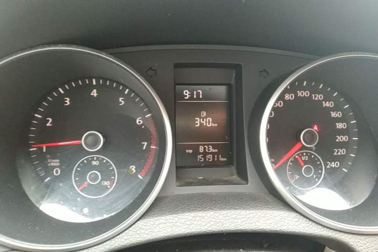 Used Volkswagen Golf 2010 1.6 Manual Comfort Version Instrument Cluster