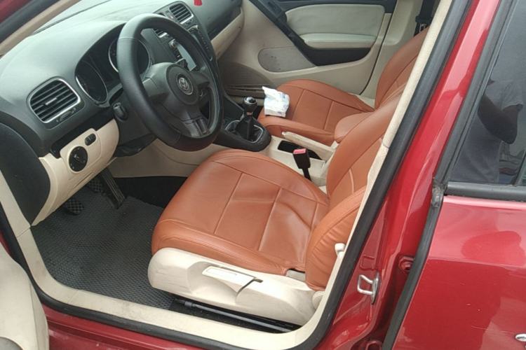 Used Volkswagen Golf 2010 1.6 Manual Comfort Version Left Front Seat