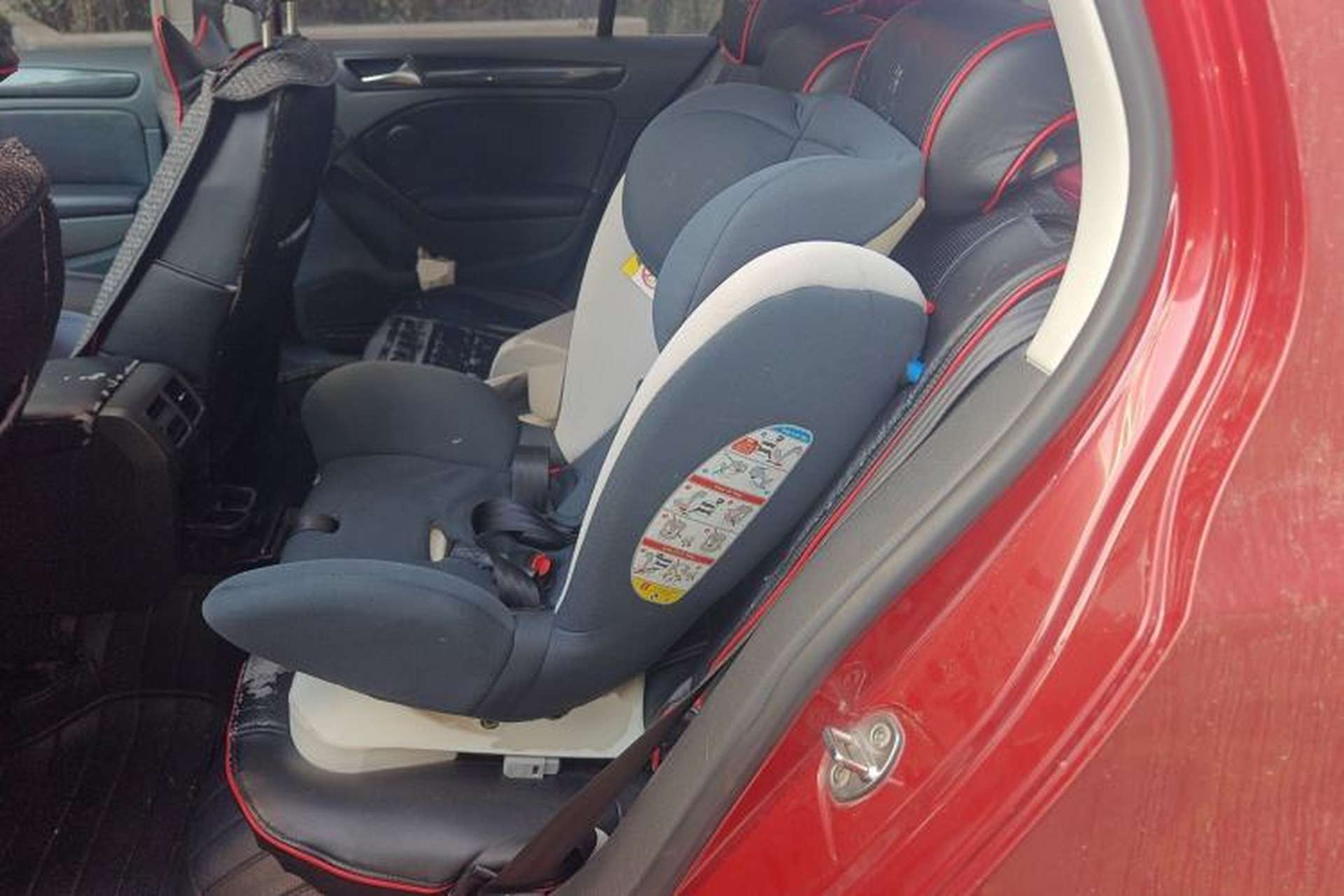 Used Volkswagen Golf 2010 1.6 Automatic Fashion Model Left Rear Seat