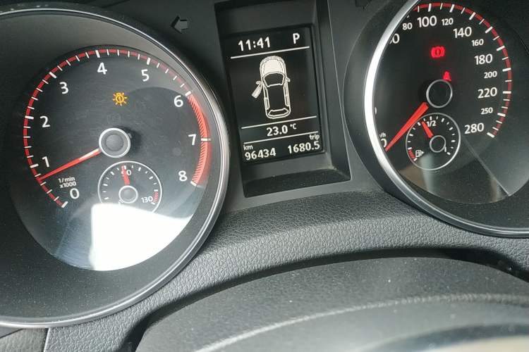 Used Volkswagen Golf 2010 2.0 TSI GTI Odometer Close Up