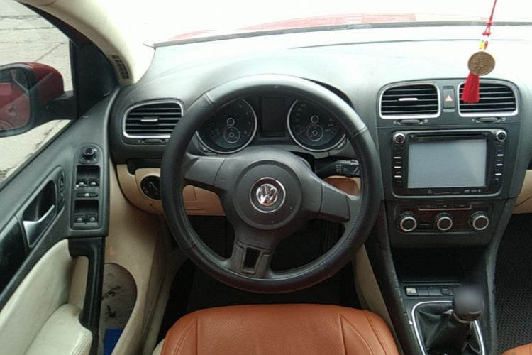 Used Volkswagen Golf 2010 1.6 Manual Comfort Version Steering Wheel