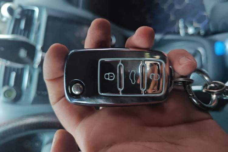 Used Volkswagen Golf 2010 1.6 Automatic Comfort Edition Vehicle Key