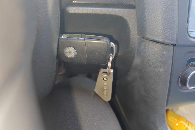 Used Volkswagen Golf 2010 1.6 Automatic Fashion Model Vehicle Key