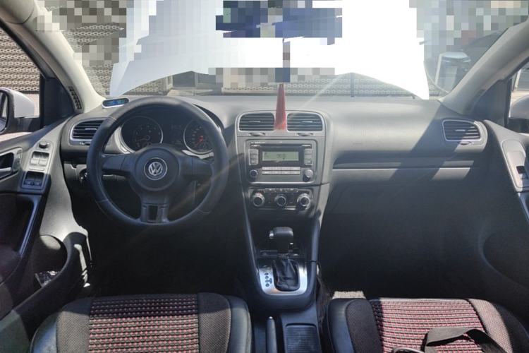 Used Volkswagen Golf 2010 1.4 TSI Automatic Comfort Model Center Console