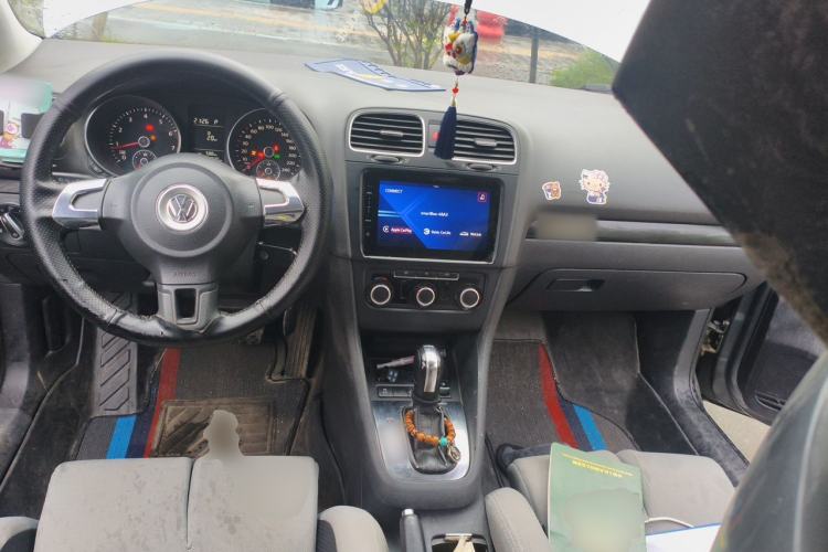 Used Volkswagen Golf 2010 1.4 TSI Automatic Comfort Model Center Console