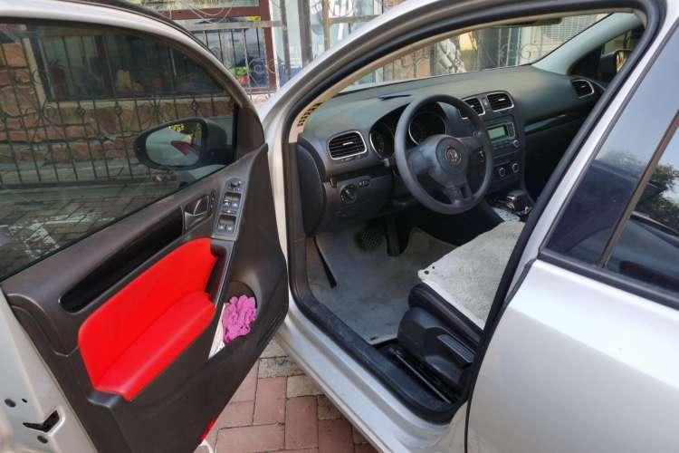 Used Volkswagen Golf 2010 1.4 TSI Automatic Comfort Model Driver Seat