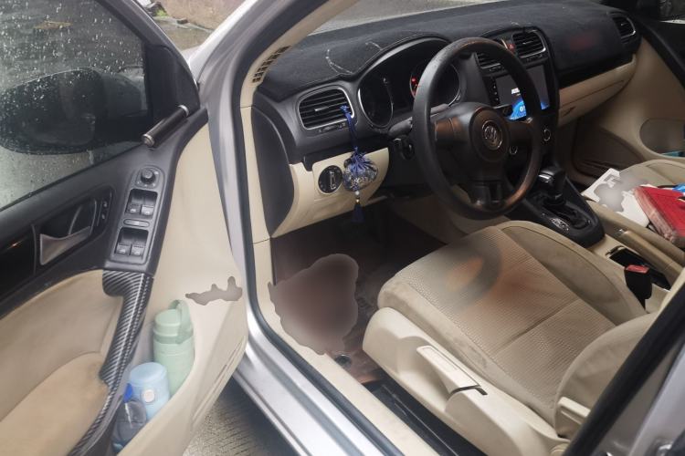Used Volkswagen Golf 2010 1.6 Automatic Comfort Edition Driver Seat
