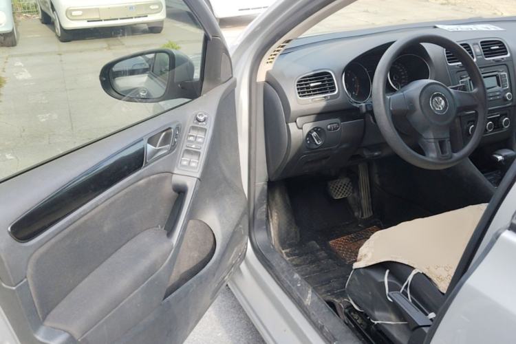 Used Volkswagen Golf 2010 1.6 Automatic Comfort Edition Driver Seat