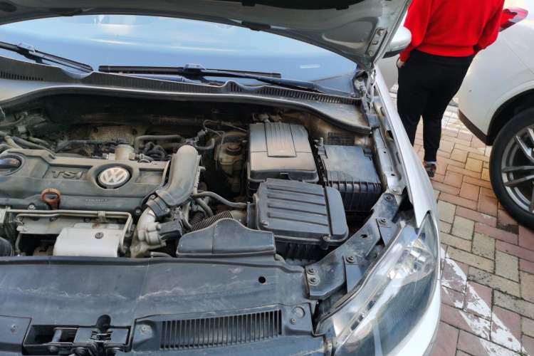 Used Volkswagen Golf 2010 1.4 TSI Automatic Comfort Model Engine Bay Left