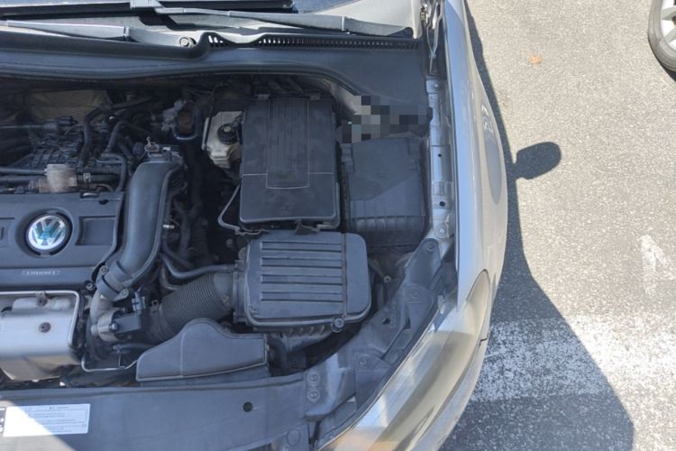 Used Volkswagen Golf 2010 1.4 TSI Automatic Comfort Model Engine Bay Left