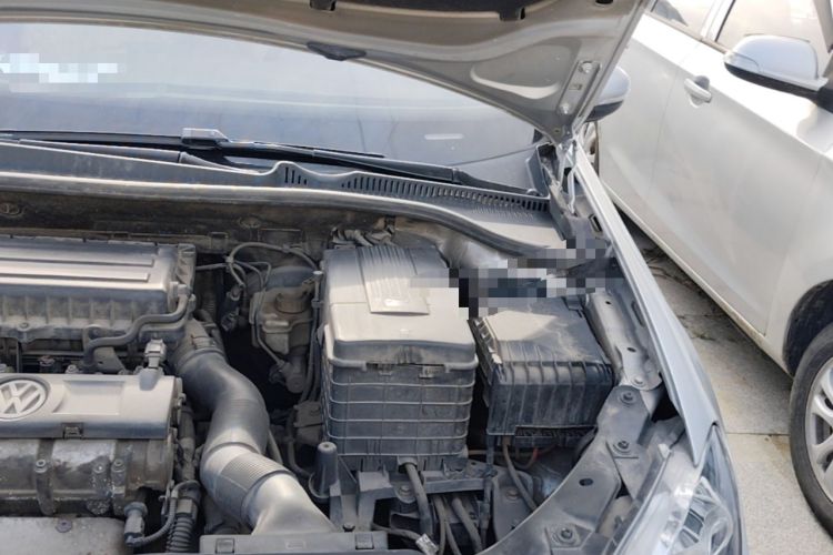 Used Volkswagen Golf 2010 1.6 Automatic Comfort Edition Engine Bay Left
