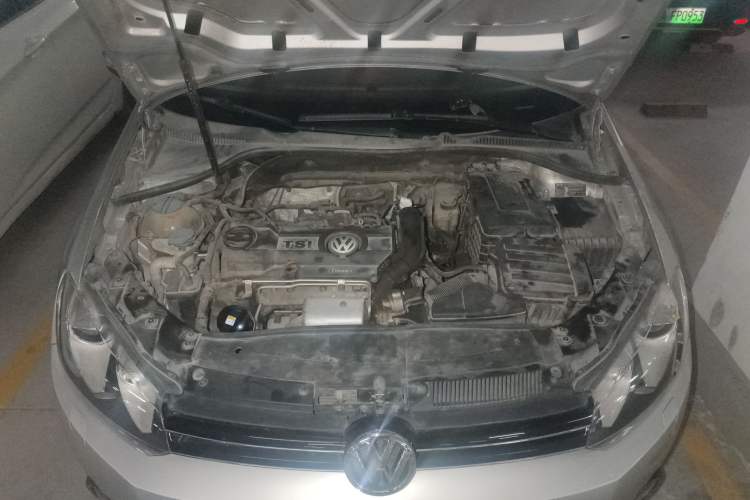 Used Volkswagen Golf 2010 1.4 TSI Automatic Luxury Model Engine Bay