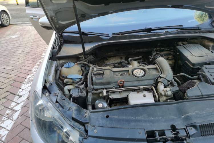 Used Volkswagen Golf 2010 1.4 TSI Automatic Comfort Model Engine Bay Right