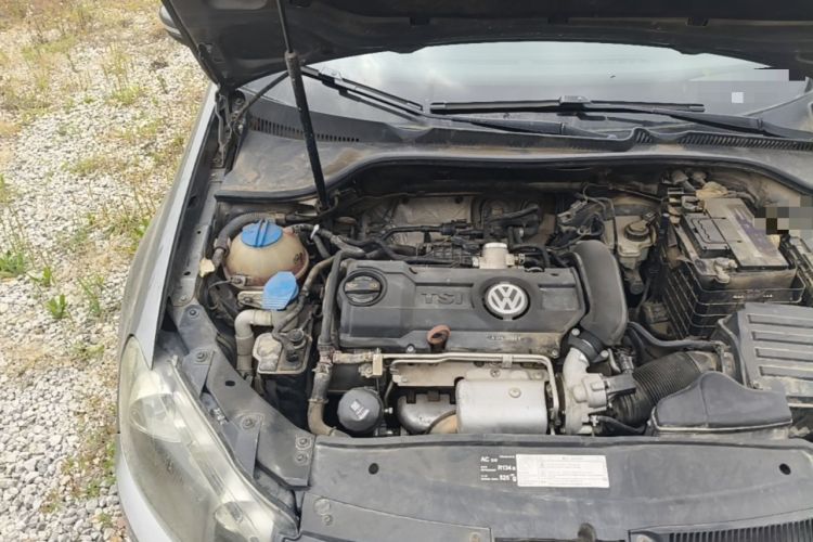 Used Volkswagen Golf 2010 1.4 TSI Automatic Comfort Model Engine Bay Right