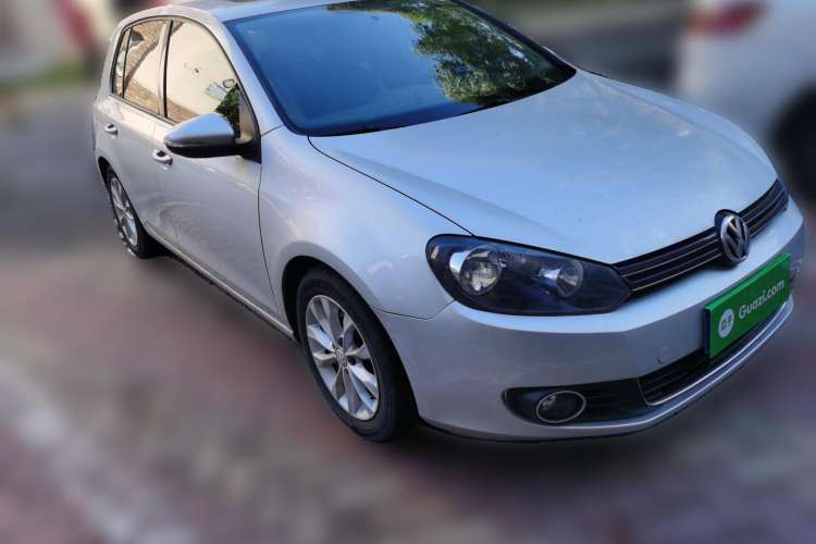 Used Volkswagen Golf 2010 1.4 TSI Automatic Comfort Model Front Right 45 Deg