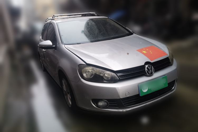 Used Volkswagen Golf 2010 1.6 Automatic Comfort Edition Front Right 45 Deg