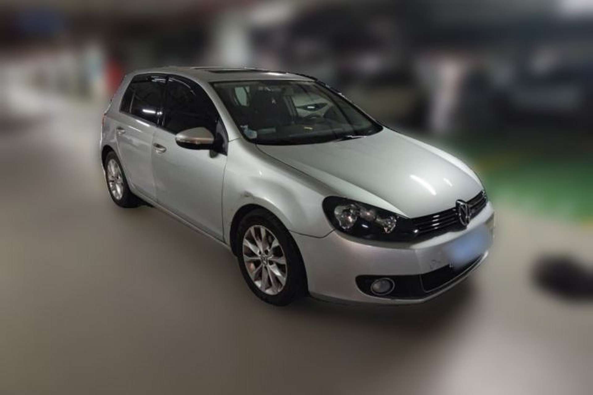 Used Volkswagen Golf 2010 1.6 Automatic Comfort Edition Front Right 45 Deg